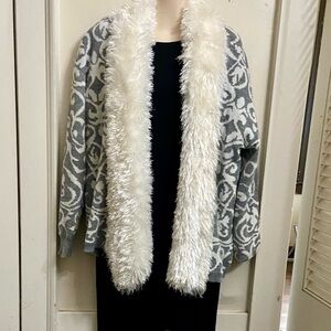 Love at First Find, Gray and White Sweater Cardigan (L)